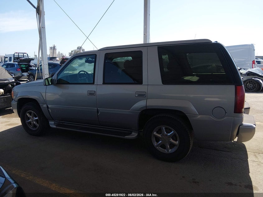 2000 GMC Yukon Denali VIN: 1GKEK13R2YR116795 Lot: 45281922
