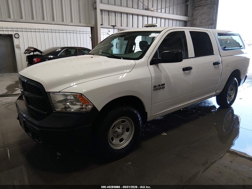 1C6RR7KG5JS297179 2018 RAM 1500 TRADESMAN  4X4 5'7 BOX photo 1