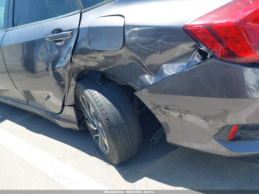 VIN 2HGFC2F71HH550365 2017 HONDA CIVIC EX