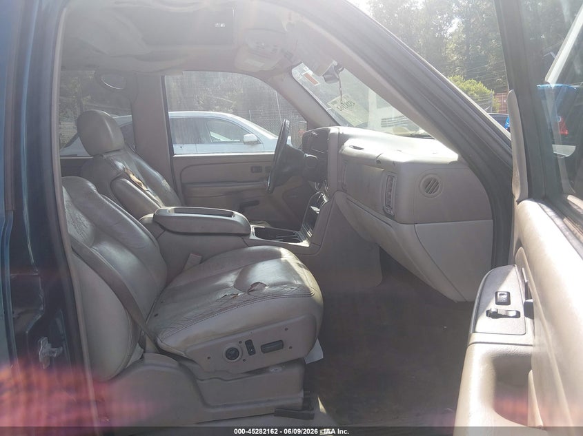 2005 CHEVROLET SUBURBAN 1500 auction photo 5