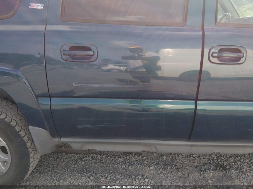 2005 CHEVROLET SUBURBAN 1500 auction photo 6