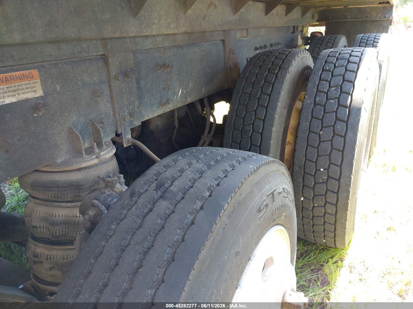 2007 OTHER FREIGHTLINER CONVENTIONAL FLD120 INDUSTRIAL N/A