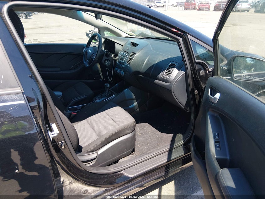2017 KIA FORTE auction photo 5