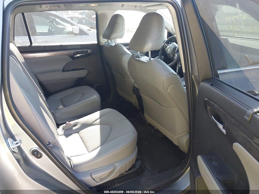 2026 TOYOTA HIGHLANDER auction photo 8
