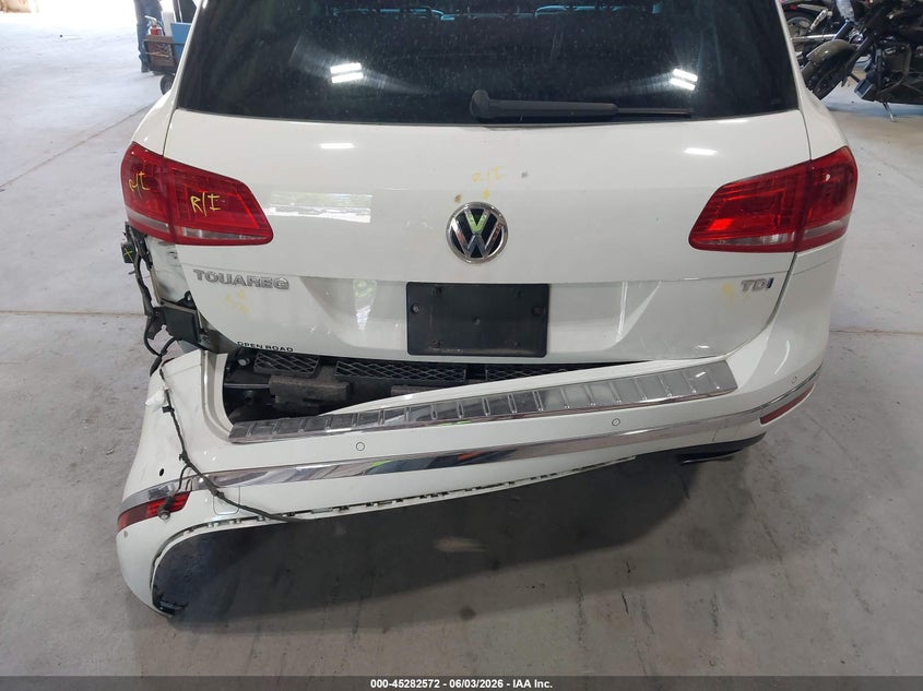 2016 Volkswagen Touareg Tdi Lux VIN: WVGEP9BPXGD006130 Lot: 45282572