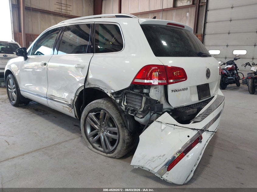 2016 Volkswagen Touareg Tdi Lux VIN: WVGEP9BPXGD006130 Lot: 45282572