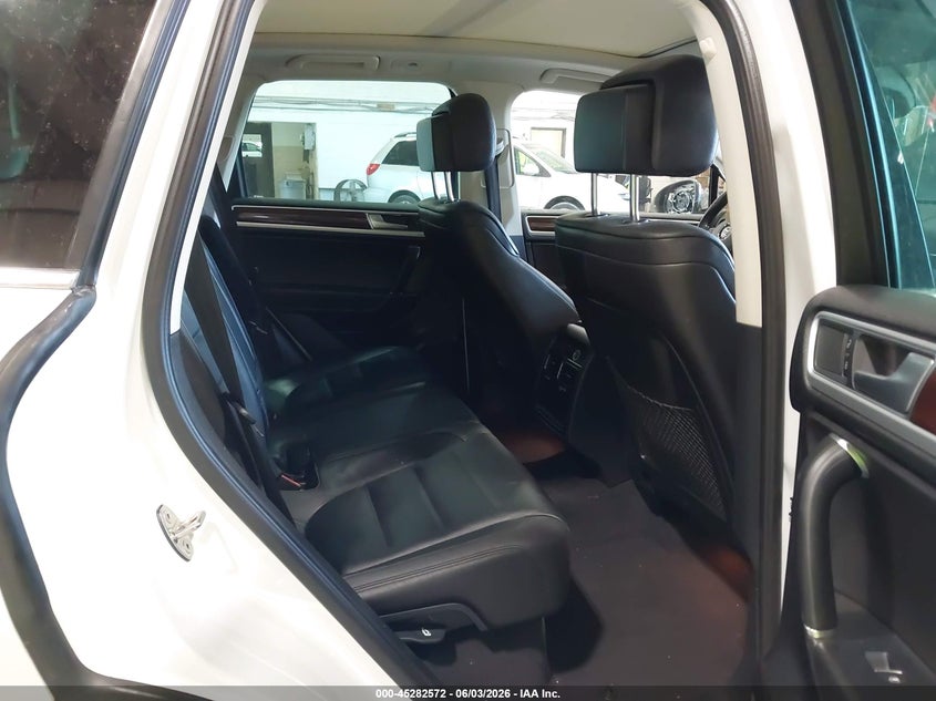 2016 Volkswagen Touareg Tdi Lux VIN: WVGEP9BPXGD006130 Lot: 45282572