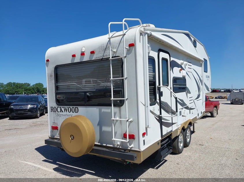 2012 ROCKWOOD RLF8244WS auction photo 4