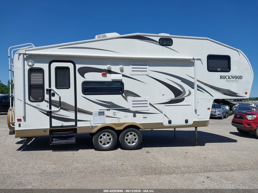 2012 ROCKWOOD RLF8244WS auction photo 5