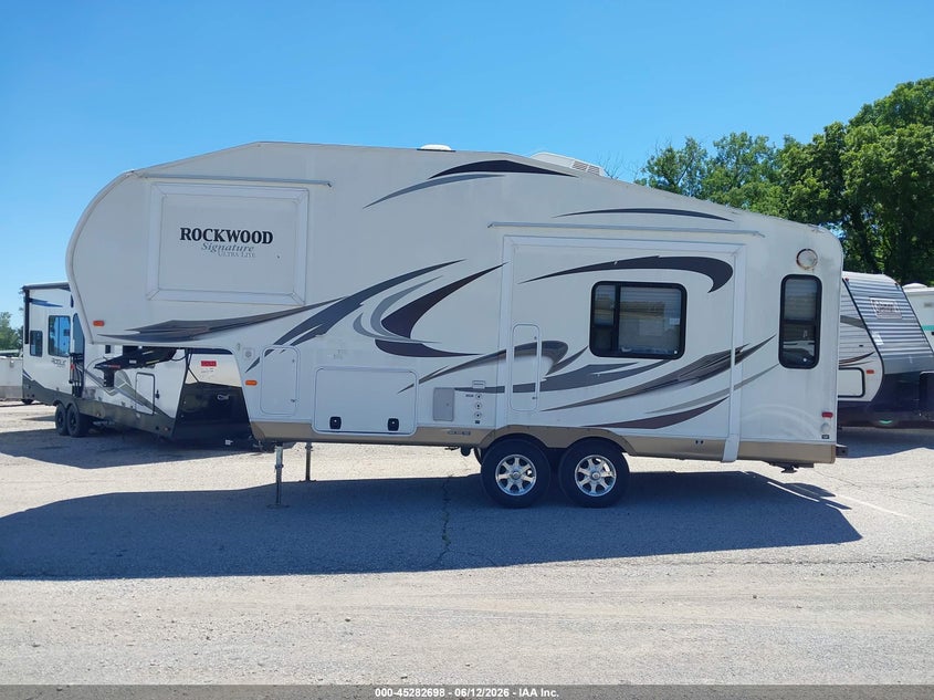 2012 ROCKWOOD RLF8244WS auction photo 8