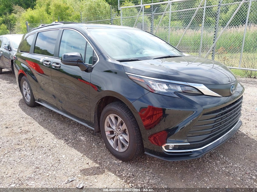 Vin: 5tdjrkec6rs204689, lot: 45780574, toyota sienna xle 2024 img_1