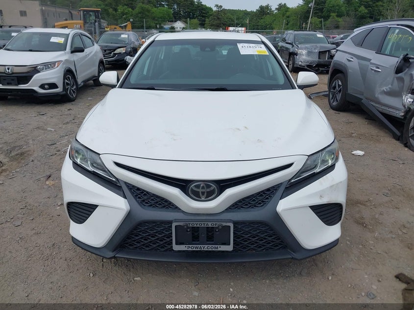 TOYOTA CAMRY - zdjęcie 12