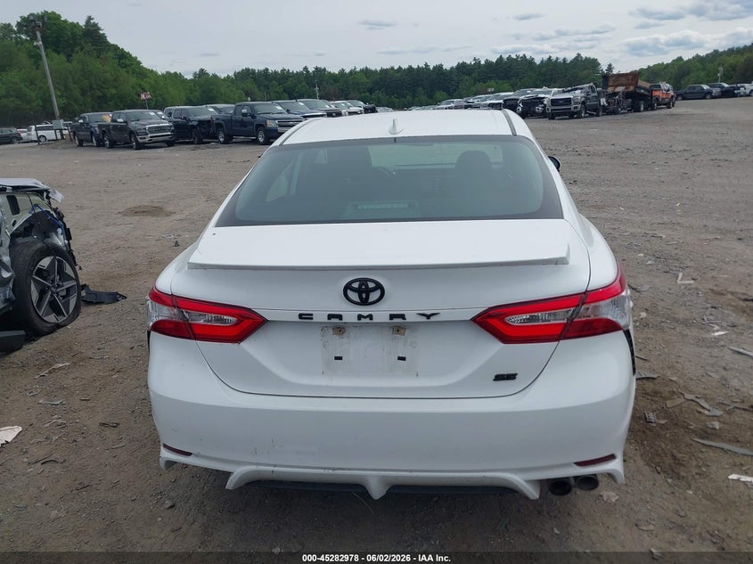 TOYOTA CAMRY - zdjęcie 16