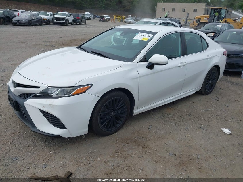 TOYOTA CAMRY - zdjęcie 2