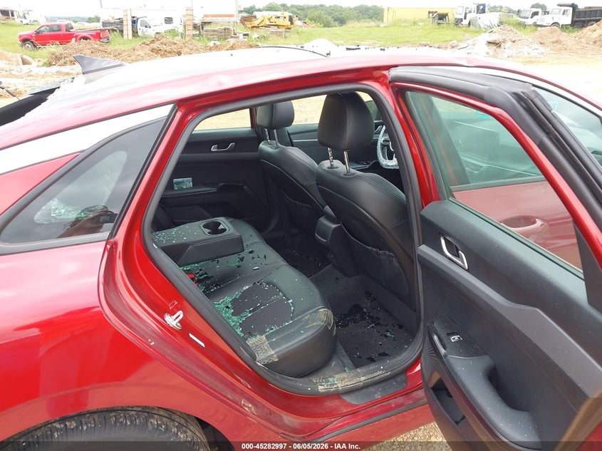 2024 KIA K5 1.6L I-4 DI, DOHC, V(VIN: 5XXG64J29RG254404