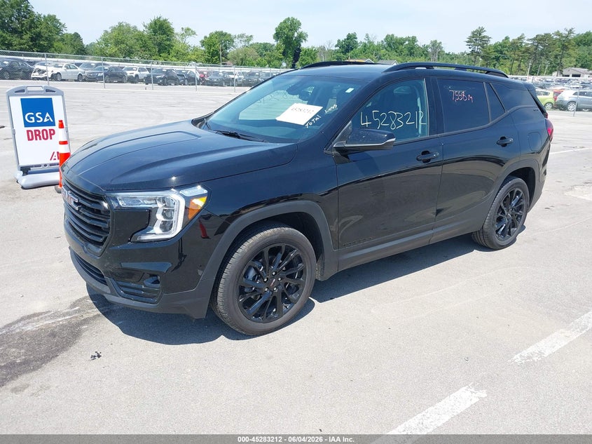 2024 GMC TERRAIN auction photo 2