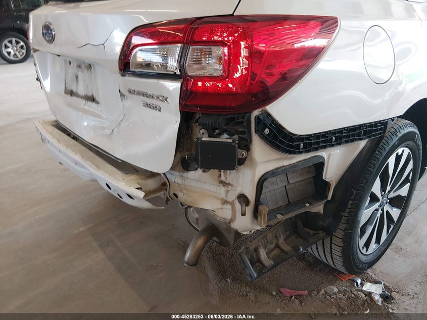 2015 Subaru Outback 3.6R Limited VIN: 4S4BSENC2F3289226 Lot: 45283253