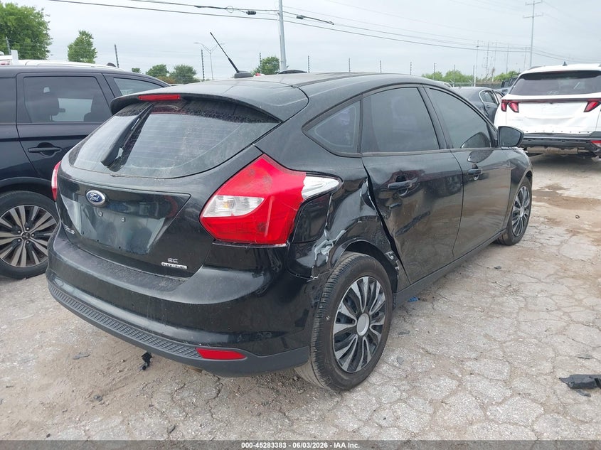 Vin: 1fahp3k23cl374240, lot: 45781220, ford focus se 20124