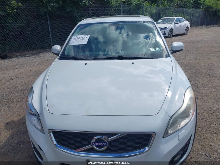 2012 Volvo C30 2.5 T5 T5 Platinum T5 Premier Plus T5 R-Design T5 R-Design Platinum T5 R-Design Premier Plus white Lot 111045283684 Vin YV1672MK5C2280367