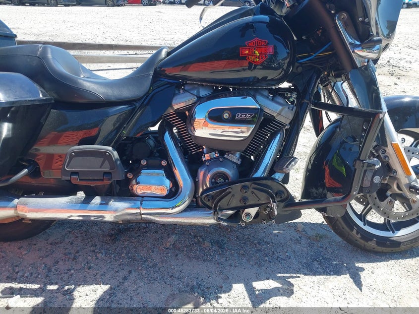 2019 HARLEY-DAVIDSON FLHT auction photo 8