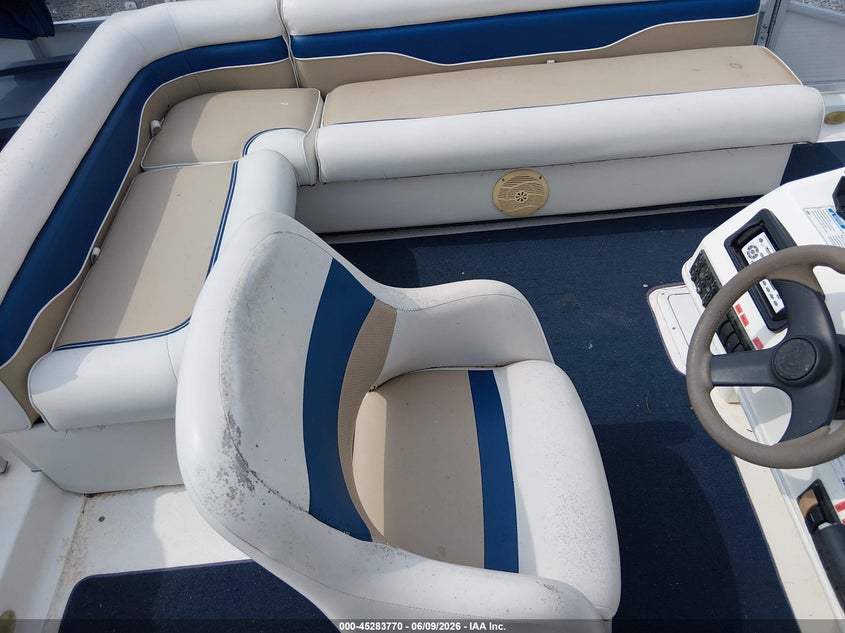 2004 HURRICANE OTHER auction photo 8