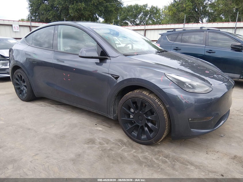 TESLA MODEL Y - zdjęcie 1