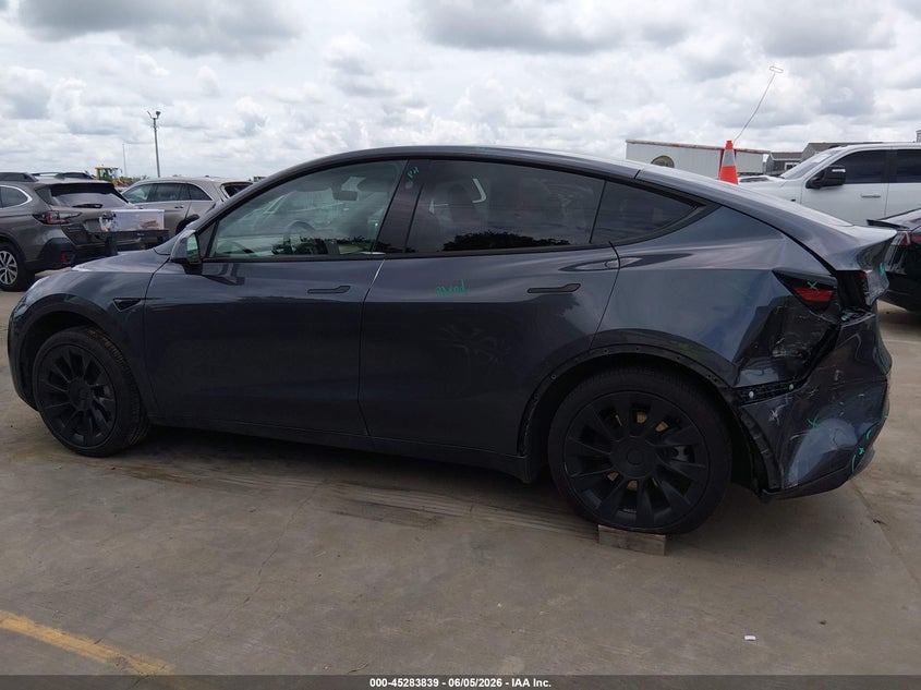 TESLA MODEL Y - zdjęcie 15