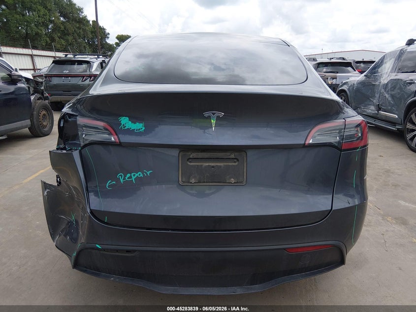 TESLA MODEL Y - zdjęcie 17