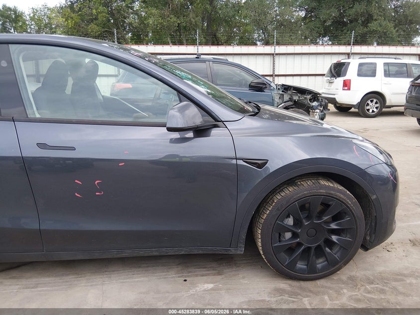 TESLA MODEL Y - zdjęcie 22
