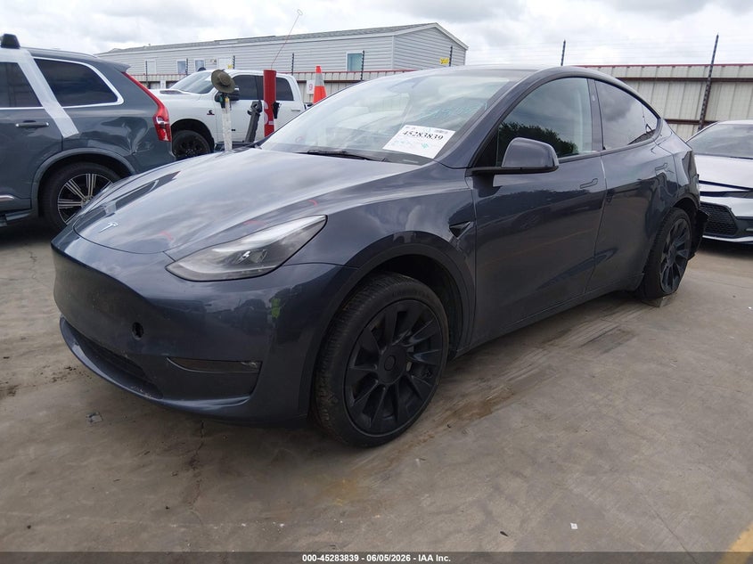 TESLA MODEL Y - zdjęcie 2