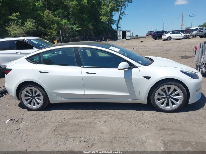 TESLA MODEL 3 - zdjęcie 14