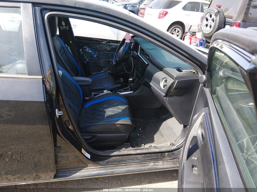 2018 TOYOTA COROLLA auction photo 5