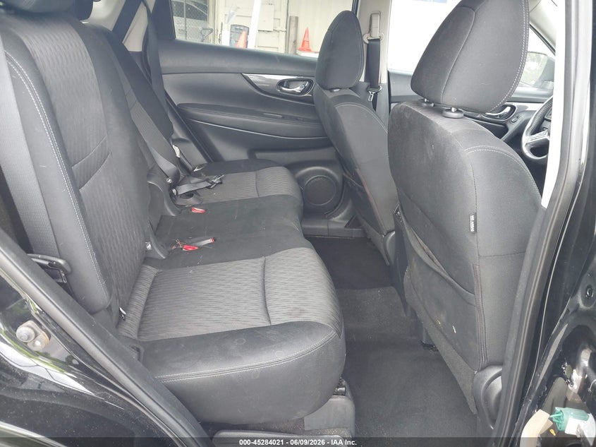 2017 NISSAN ROGUE auction photo 8