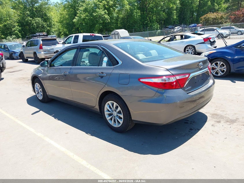Vin: 4t1bf1fk7hu323841, lot: 45782093, toyota camry le 20173