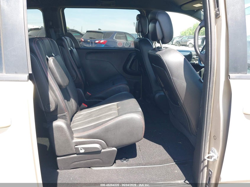 2016 Dodge Grand Caravan R/T VIN: 2C4RDGEG7GR243041 Lot: 45284320
