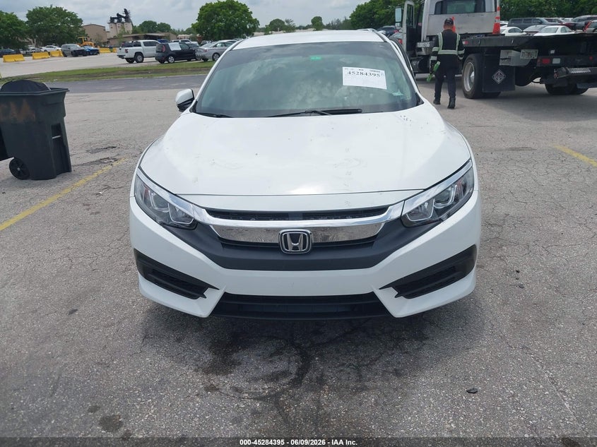 VIN 2HGFC2F55JH568498 2018 HONDA CIVIC LX
