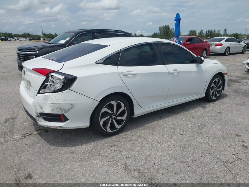 VIN 2HGFC2F55JH568498 2018 HONDA CIVIC LX