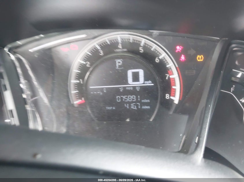 VIN 2HGFC2F55JH568498 2018 HONDA CIVIC LX