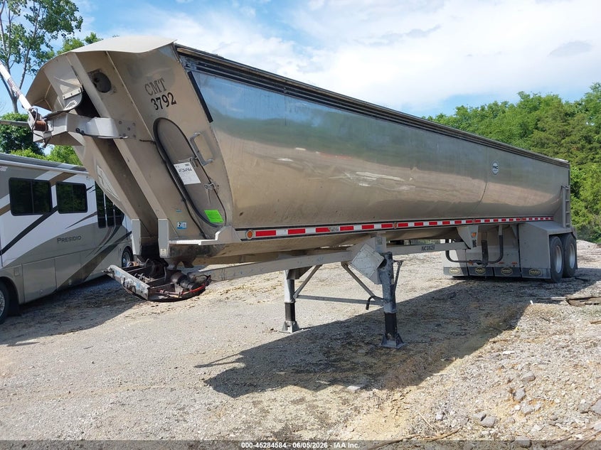 2012 MAC TRAILER MFG END DUMP auction photo 2