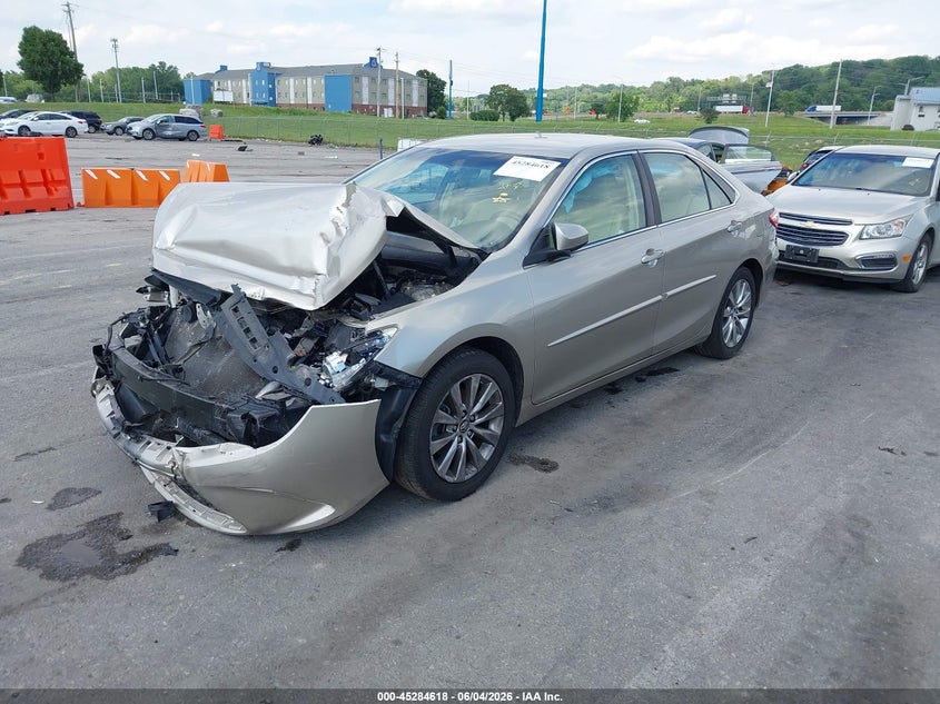 2015 TOYOTA CAMRY auction photo 2