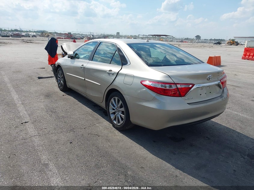 2015 TOYOTA CAMRY auction photo 3
