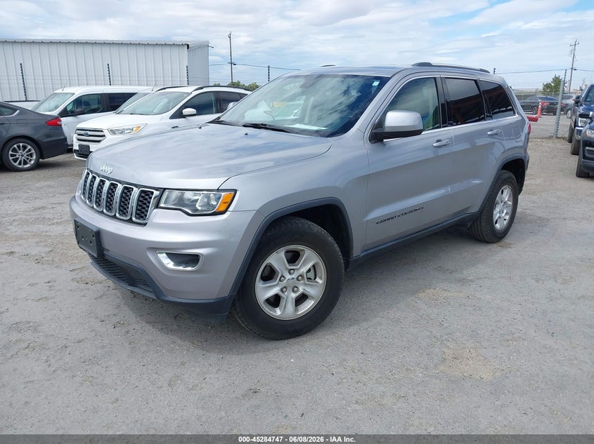 2017 Jeep Grand Cherokee Laredo 4x2 1C4RJEAG3HC915447 photo 1