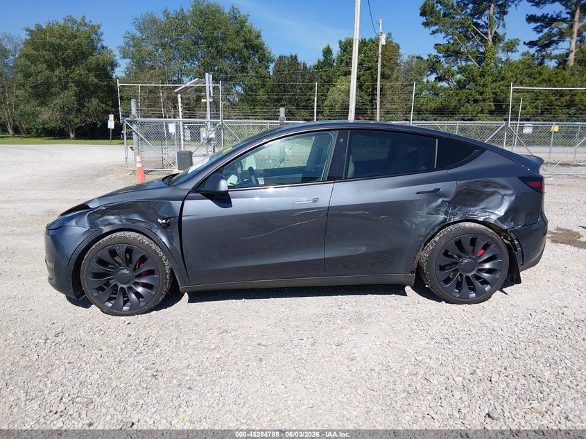 2022 Tesla Model Y Performance Dual Motor All-Wheel Drive VIN: 7SAYGDEF0NF381976 Lot: 45284788