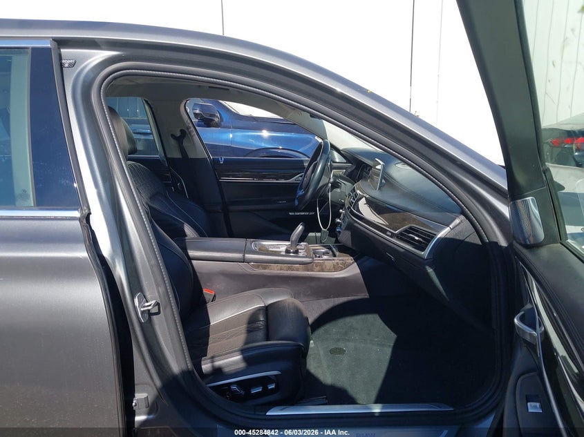2016 BMW 750I — zdjęcie 5