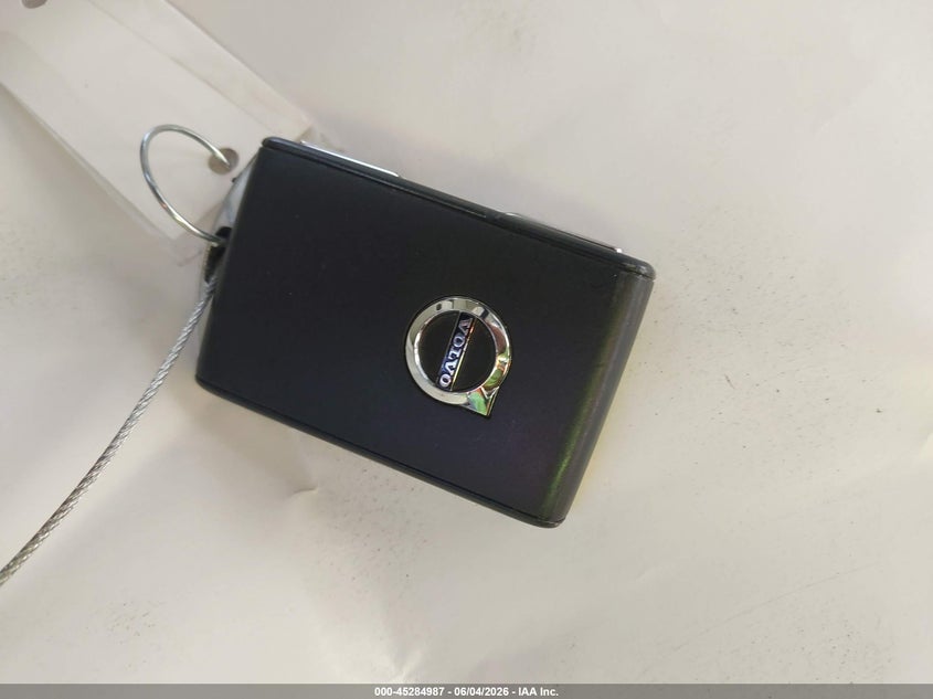 2022 Volvo Xc60 Recharge Plug-In Hybrid T8 Inscription Expression VIN: YV4BR0DZ8N1997660 Lot: 45284987