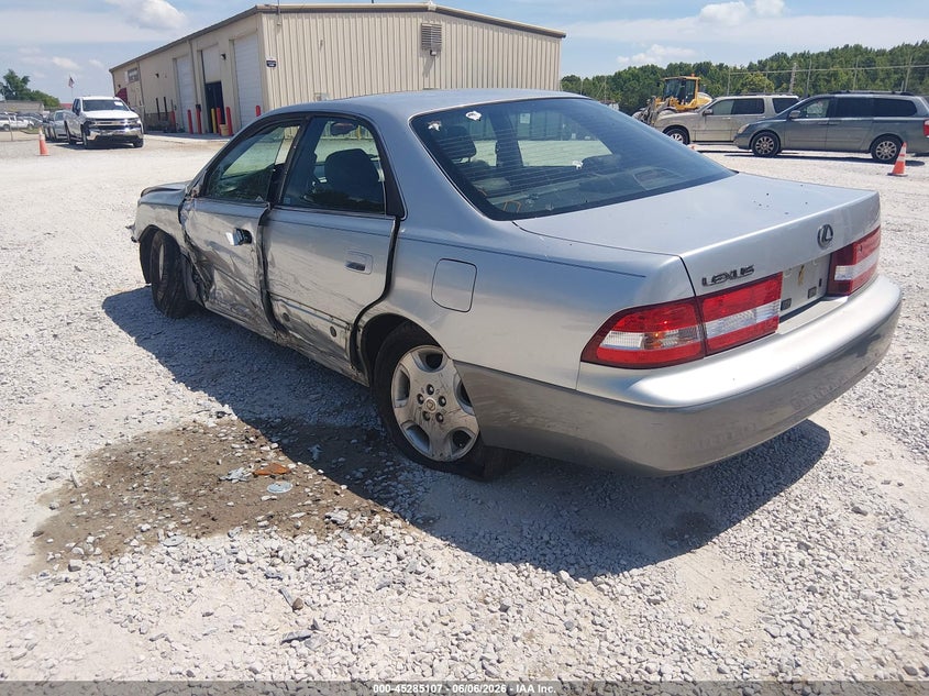 2000 LEXUS ES 300 auction photo 3