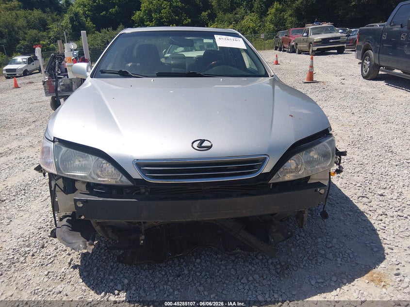 2000 LEXUS ES 300 auction photo 6