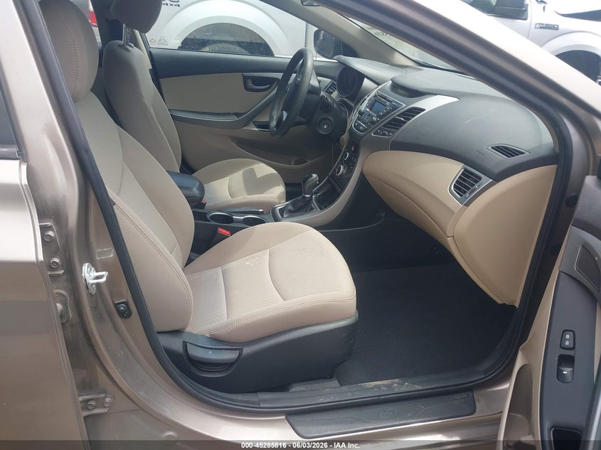 2015 HYUNDAI ELANTRA auction photo 5