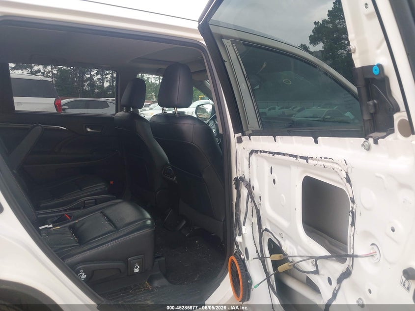 2014 TOYOTA HIGHLANDER auction photo 8