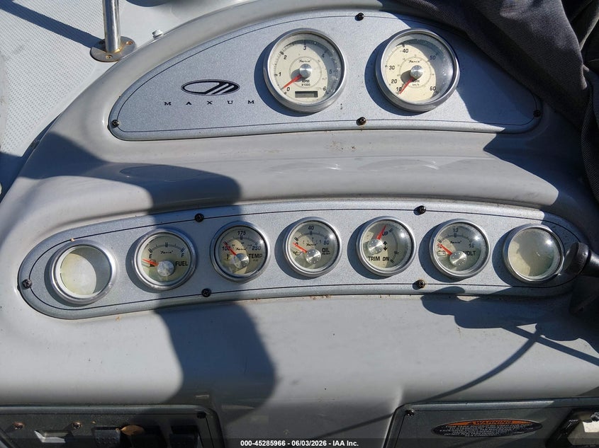 2004 MAXUM 2400ST auction photo 7